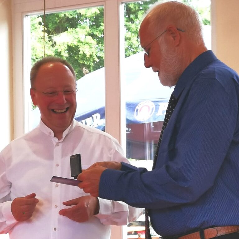 diakonie-lahn-dill_presse_verleihung-goldenes-kronenkreuz