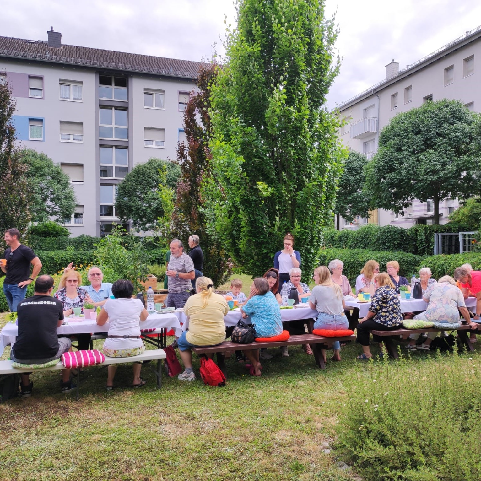 diakonie-lahn-dill_presse_wanderndes-cafe-2022